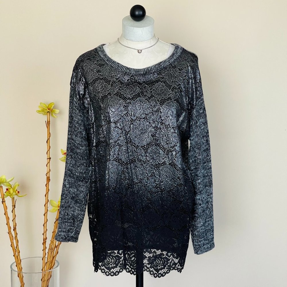 Elegant and Refined Made In Italy Black Wool Blend Floral Lace Sweater